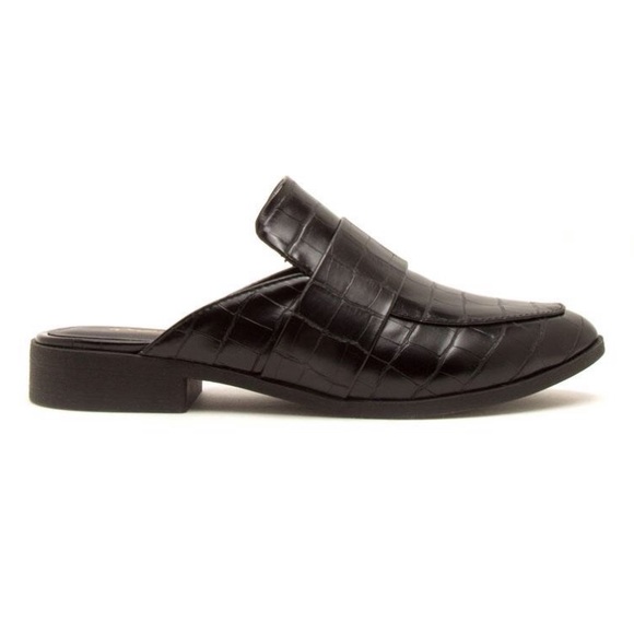 Shoes - NEW‼️Black Croco Mule Ballerinas- shoe